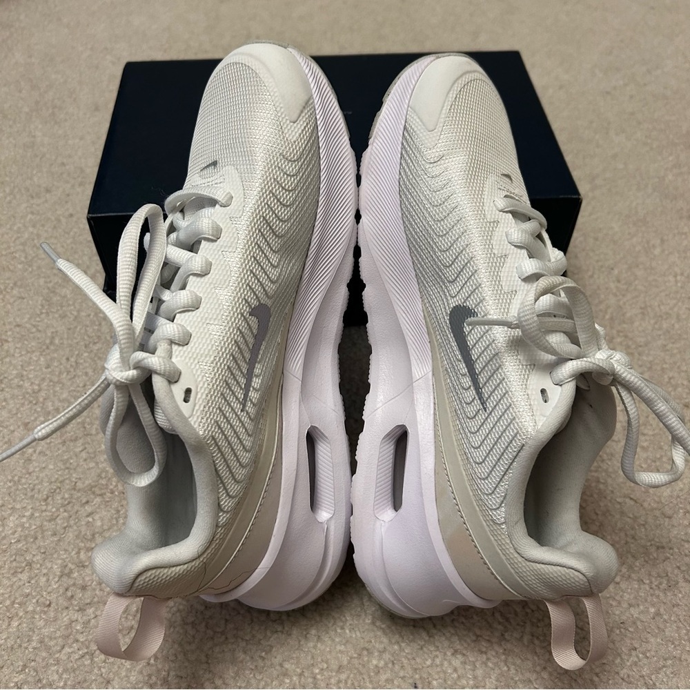 Nike Women’s Air Max Nuaxis SE Sneaker in White/Metallic Silver Size 7.5 - Picture 13 of 16